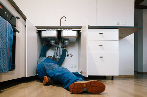 Professional Emergency Plumber technician working in Morgantown, MS